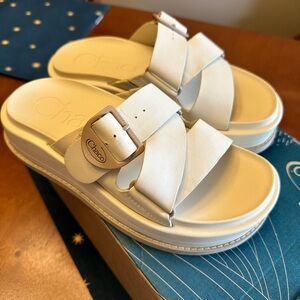 Like brand new Chaco Townes Midform Slide Sandal size 6